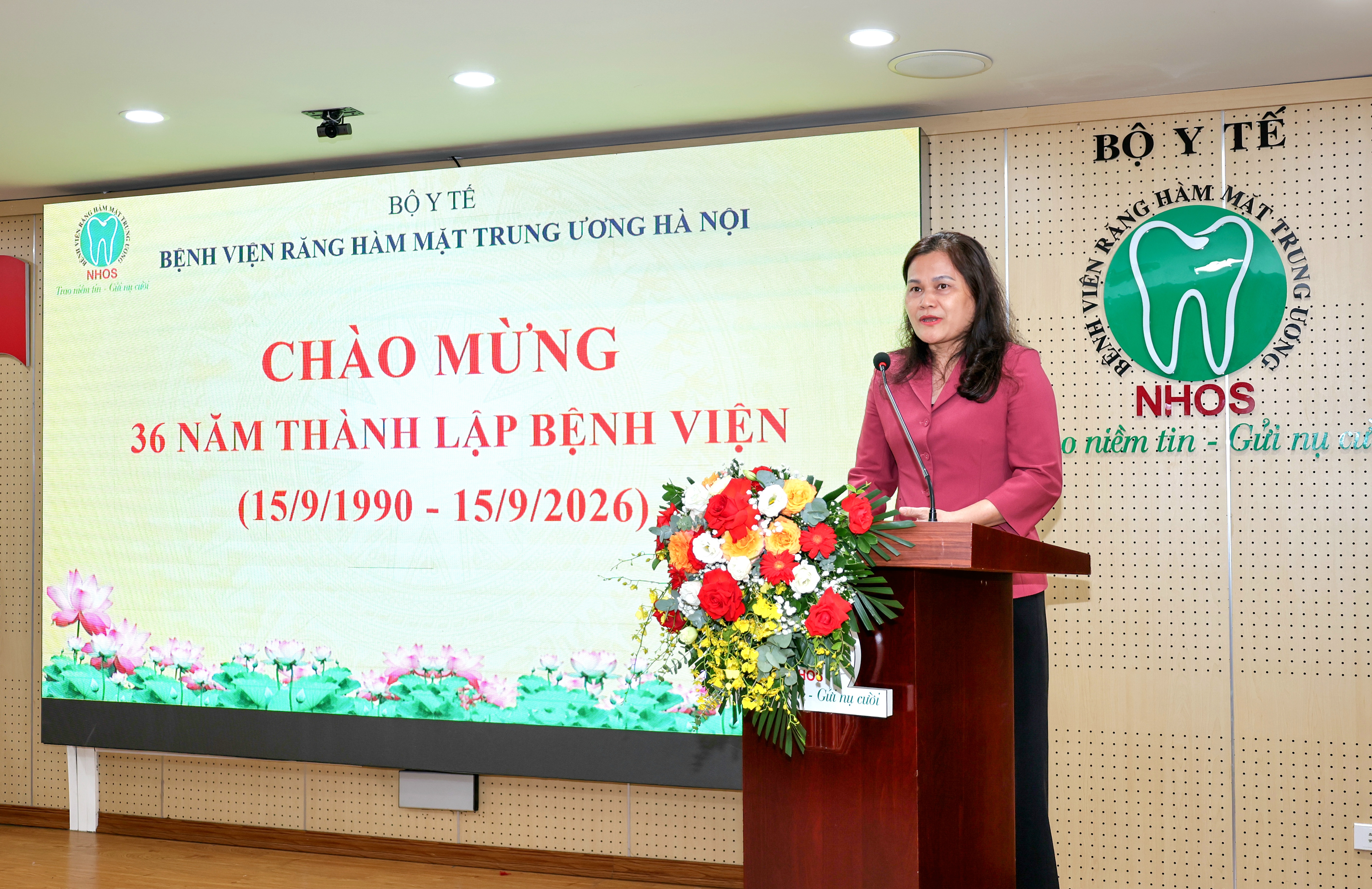 Đồng chí Nguyễn Thị Sự, Phó tổng giám đốc TTXVN phát biểu chúc mừng